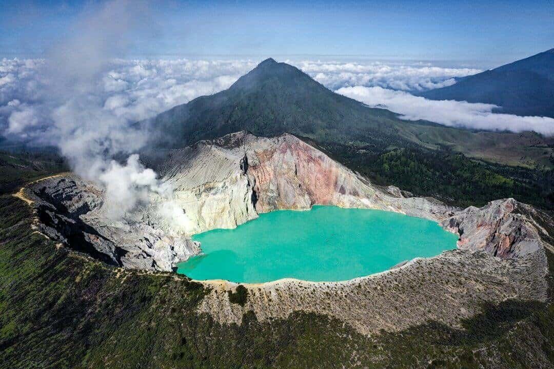 Puncak Gunung Ijen (sumber theworldtravelguy.com)