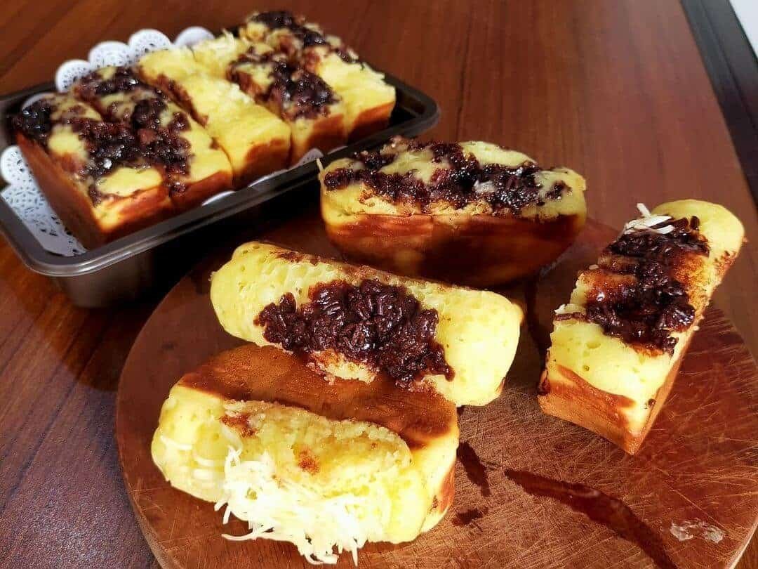 Kue pukis dengan berbagai rasa (sumber instagram@d.donuts_malang)