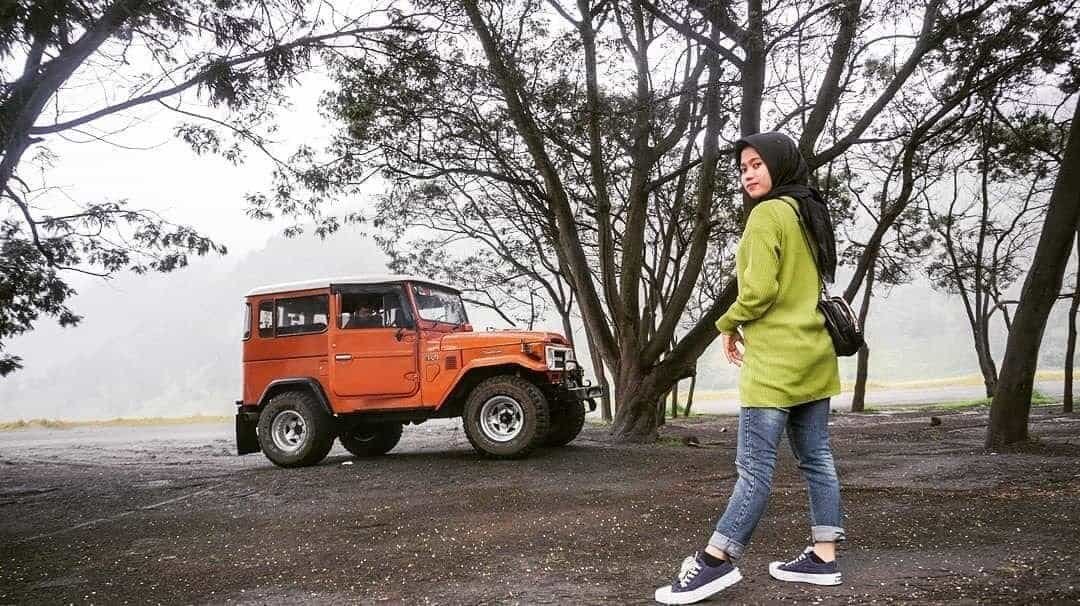 Naik jeep di Gunung Bromo (sumber instagram@infowisatagunungbromo)