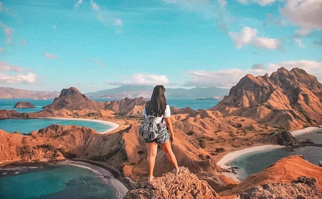 Pemandangan indah di Pulau Padar (sumber instagram@pulaupadar)