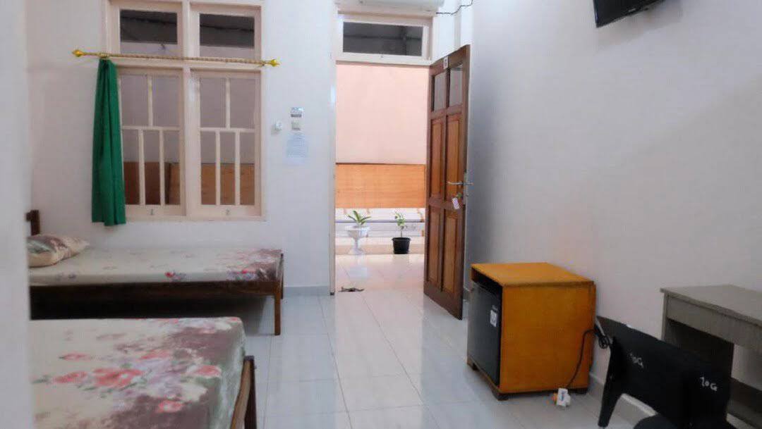 Hotel Jemmy yang cukup sederhana ini cocok untuk backpacker (sumber booking.com)