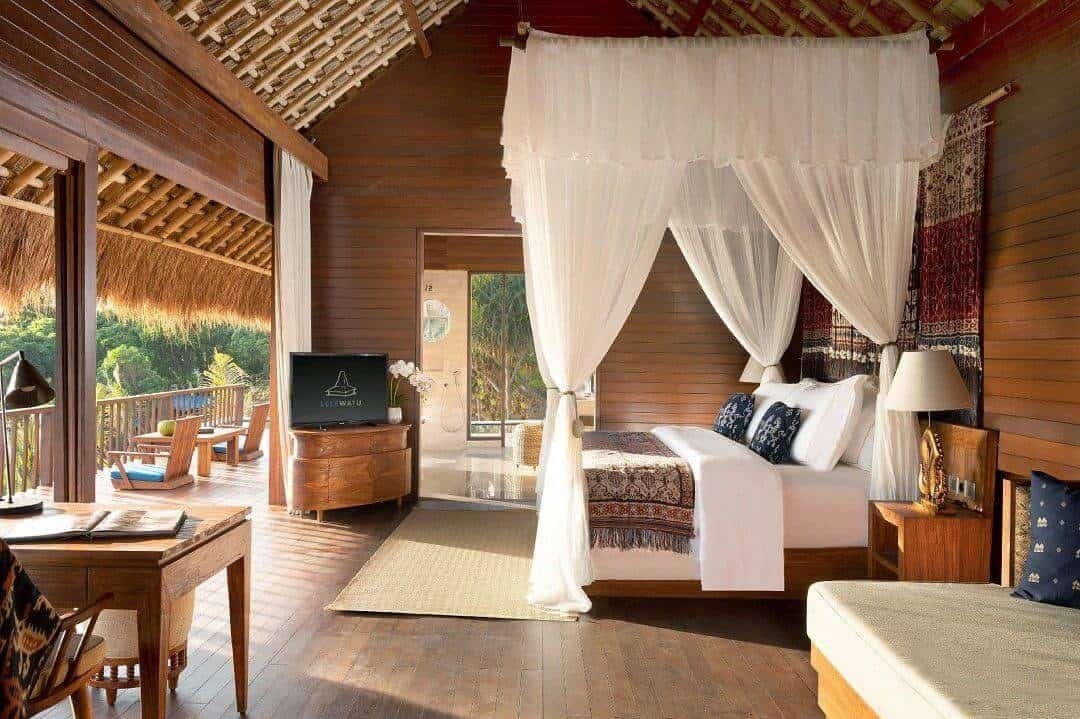 Pemandangan dan salah satu kamar yang ditawarkan oleh Lelewatu Resort Sumba (sumber agoda.com)