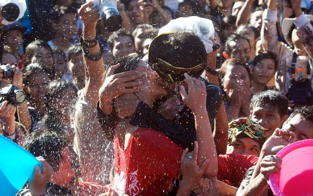 omedomedan-kissing-festival-for-harmony (sumber authentic-indonesia.com)