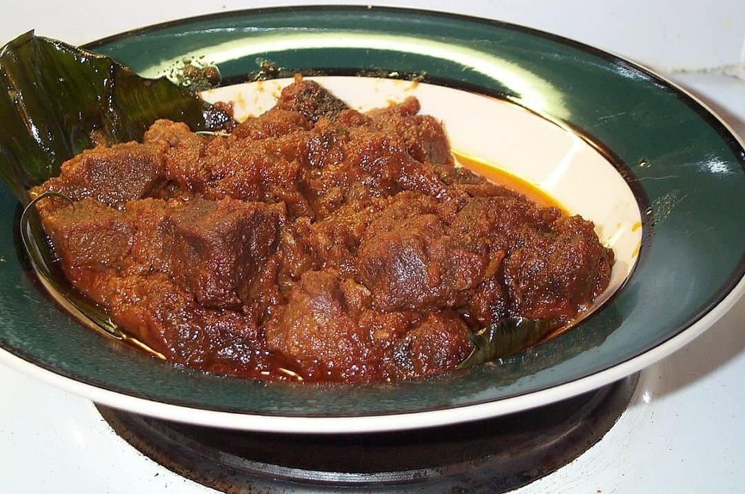 Rendang (sumber wikipedia.com)