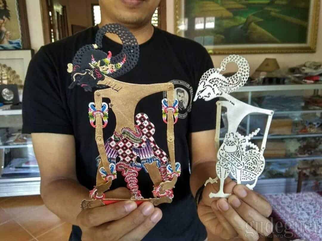 Wayang Kulit  Jogja  (Sumber : Guneg.net)