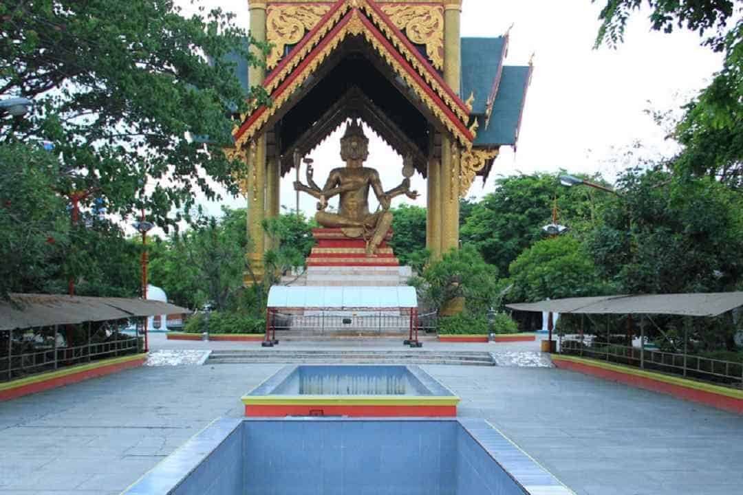 Patung Budha Empat Wajah 