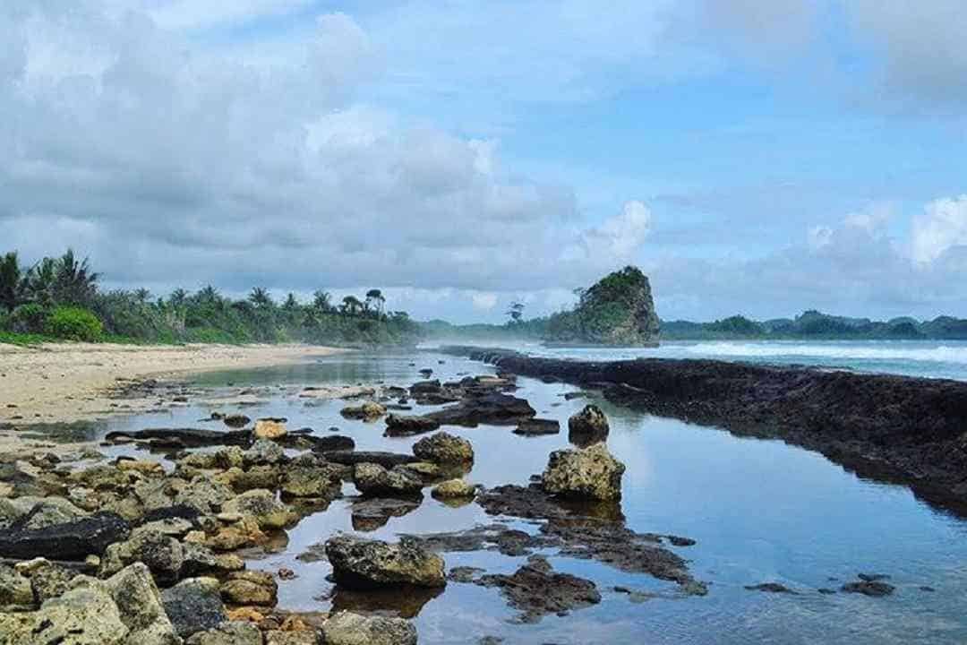 Pantai Parang Dowo 