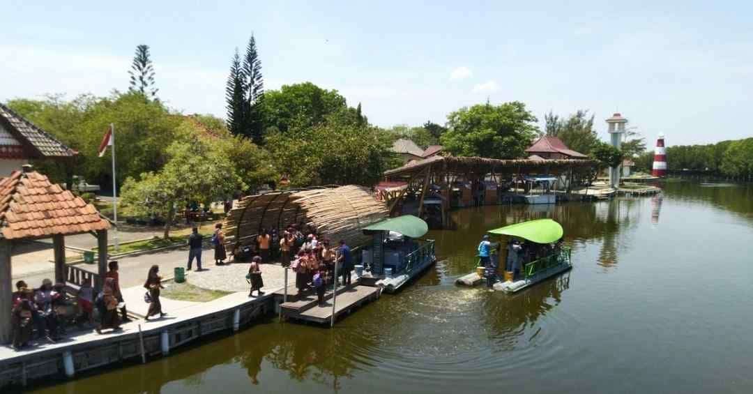 Taman Wisata Puri Maerokoco