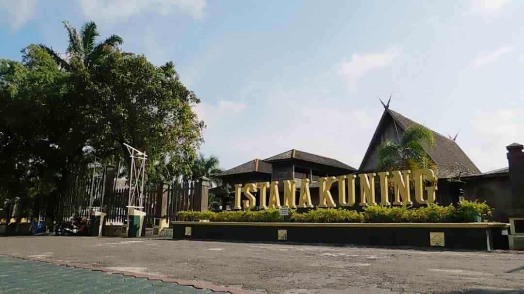 istana kuning