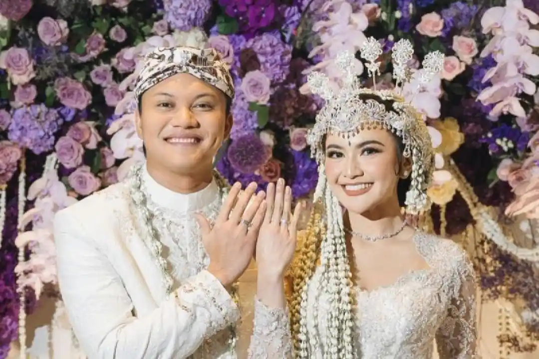 Pakaian Pengantin khas jawa barat