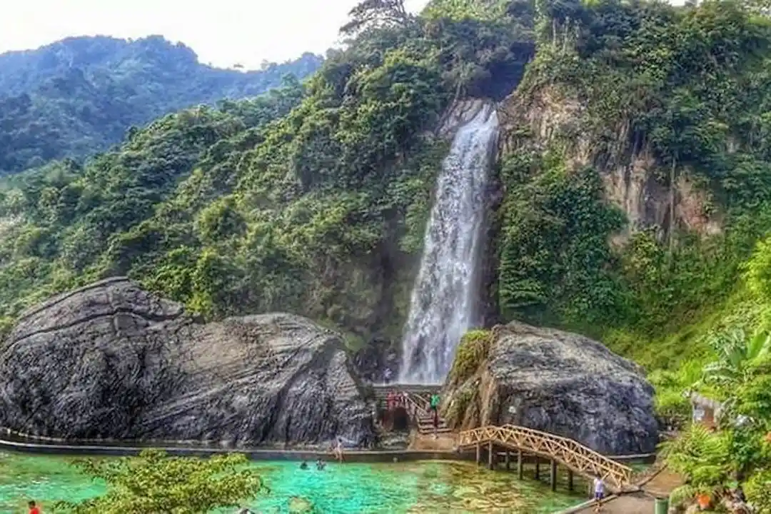 air terjun bidadari sentul