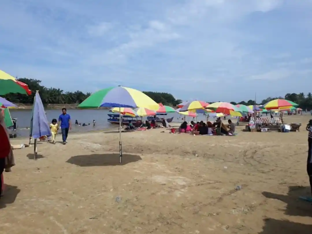 pantai cinta