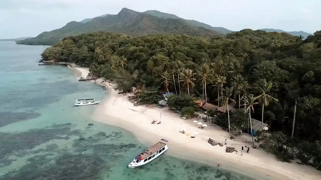 Pantai Karimun Jawa