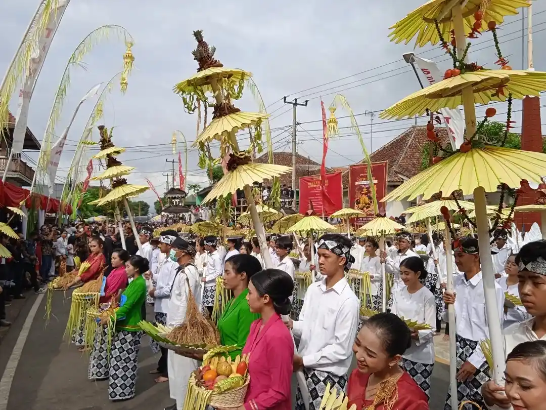 Upacara Adat Seren Taun jawa barat 