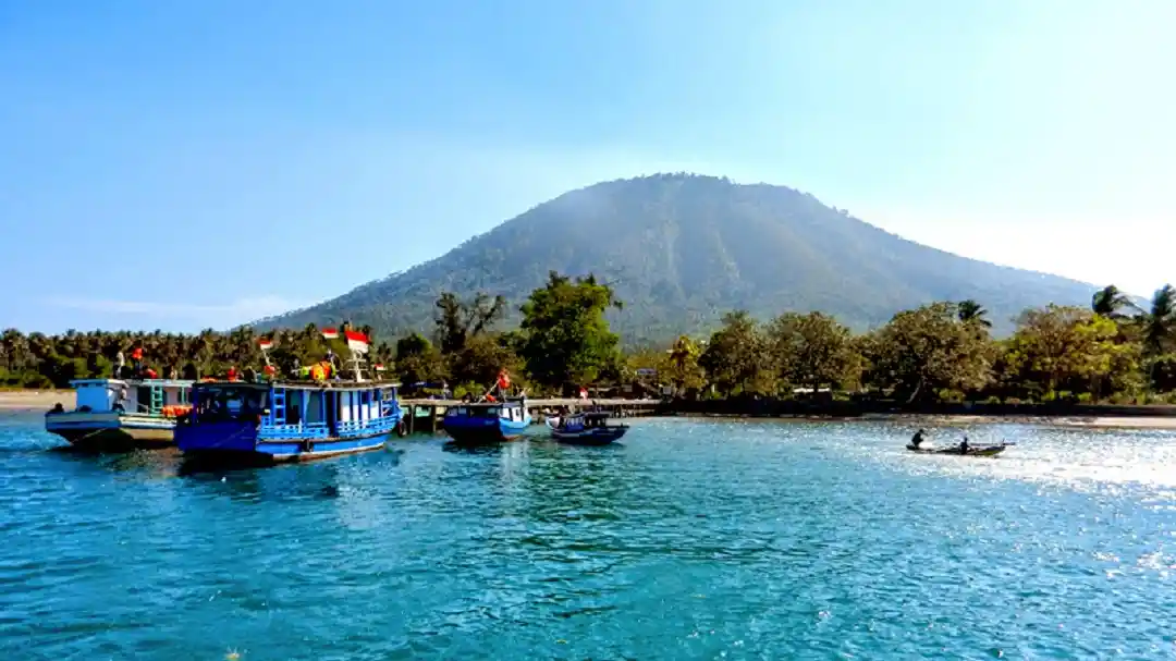 Pantai Sebuku Lampung