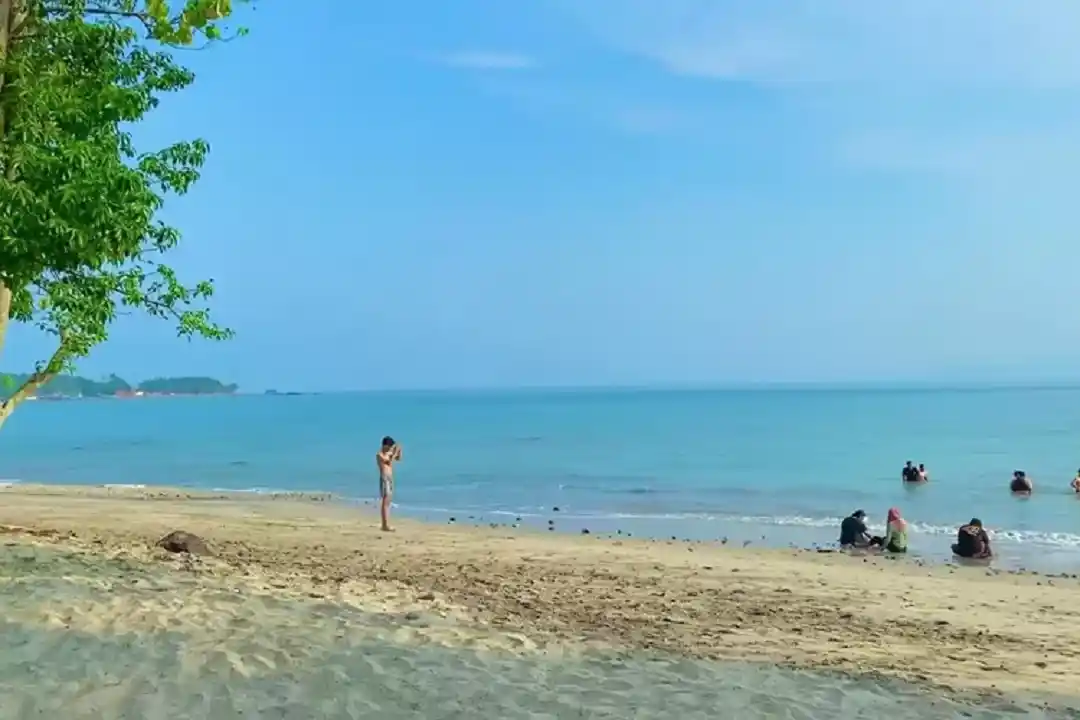 Pantai Setigi Heni 