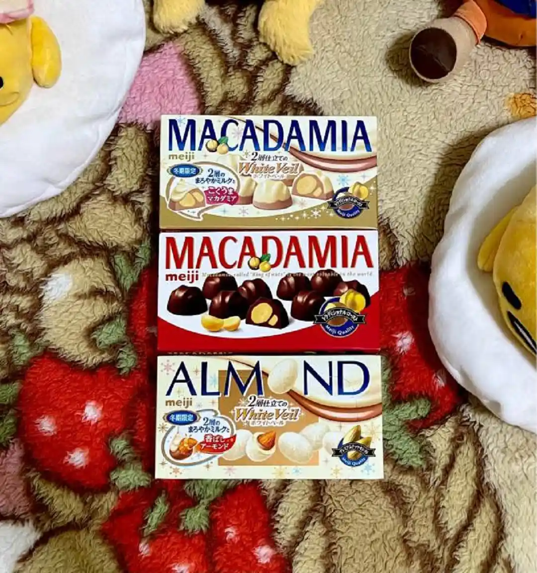 Meiji Almond & Macadamia