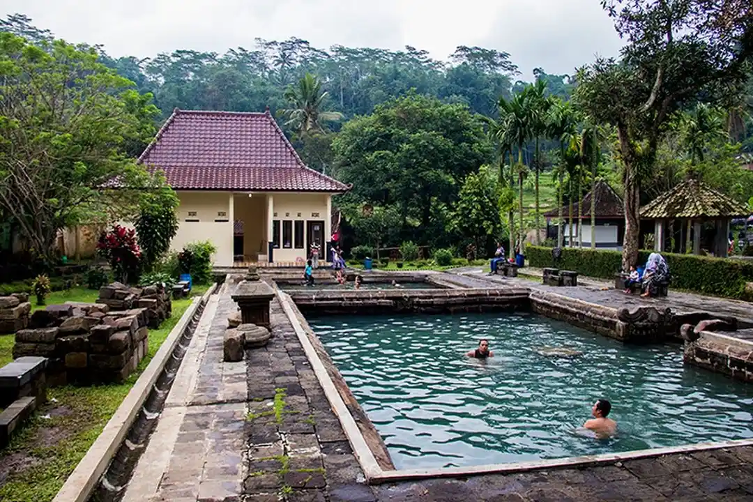 Pemandian Air Hangat Candi Umbul