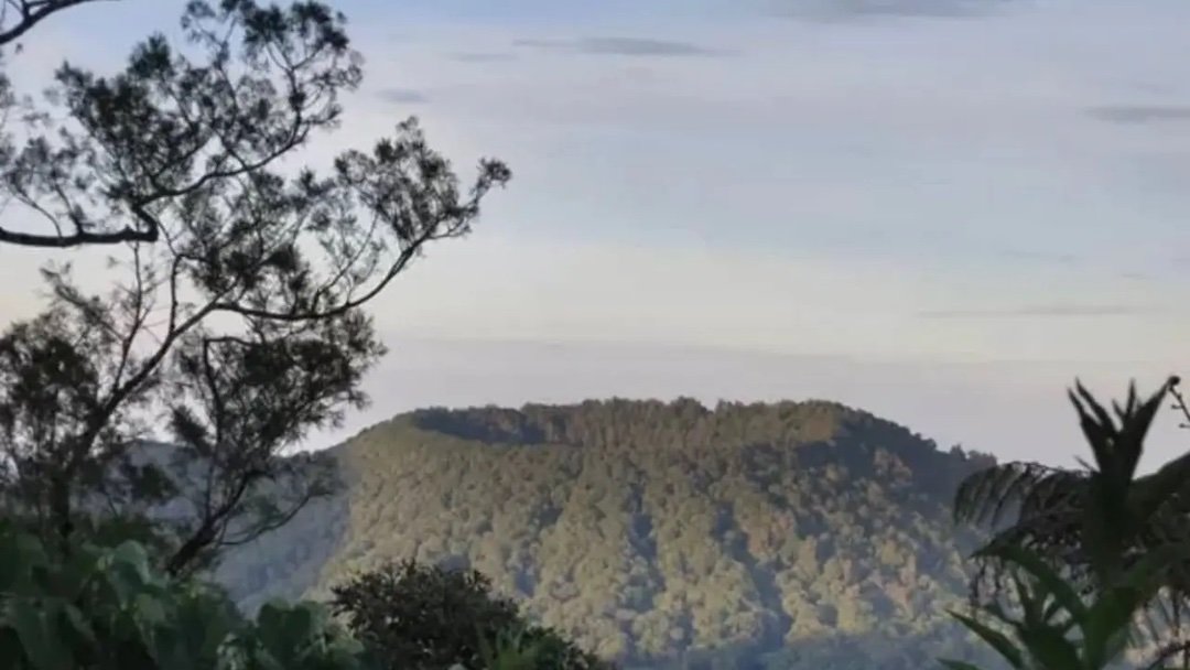 gunung lesung bali