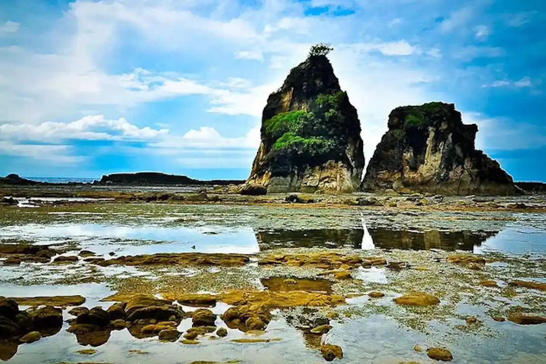 tanjung layar beach