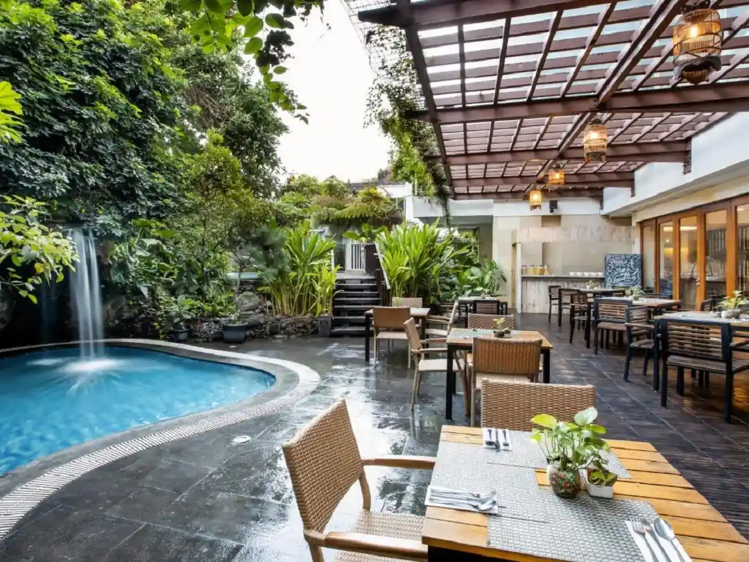 Jambuluwuk Malioboro Hotel