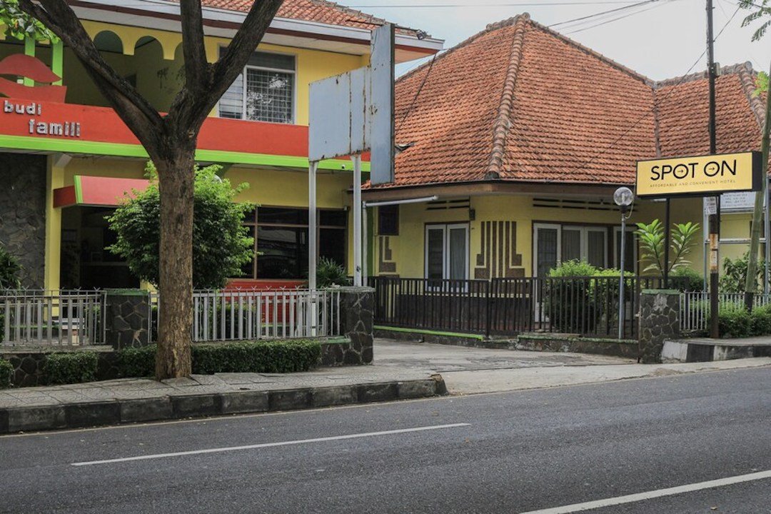 OYO Life 1708 Hotel Budi Famili 1 Syariah