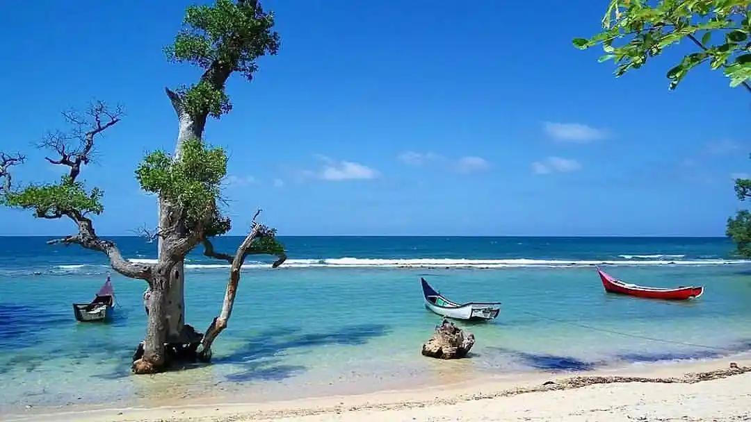 Pantai Pasir Putih Lhok Mee