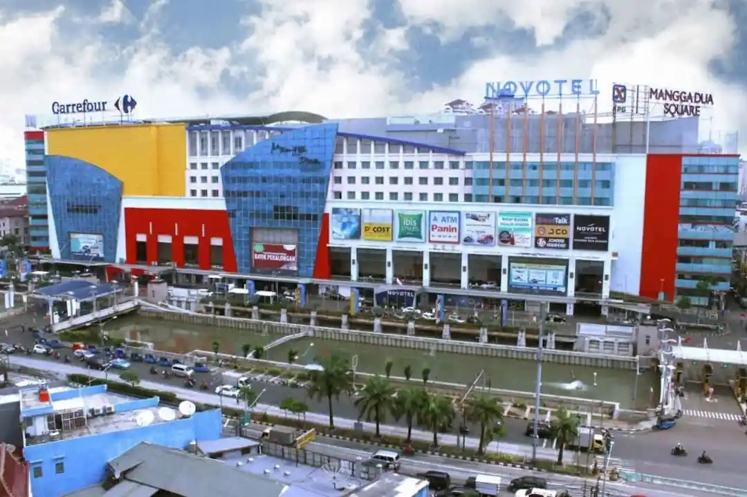 Mangga Dua square