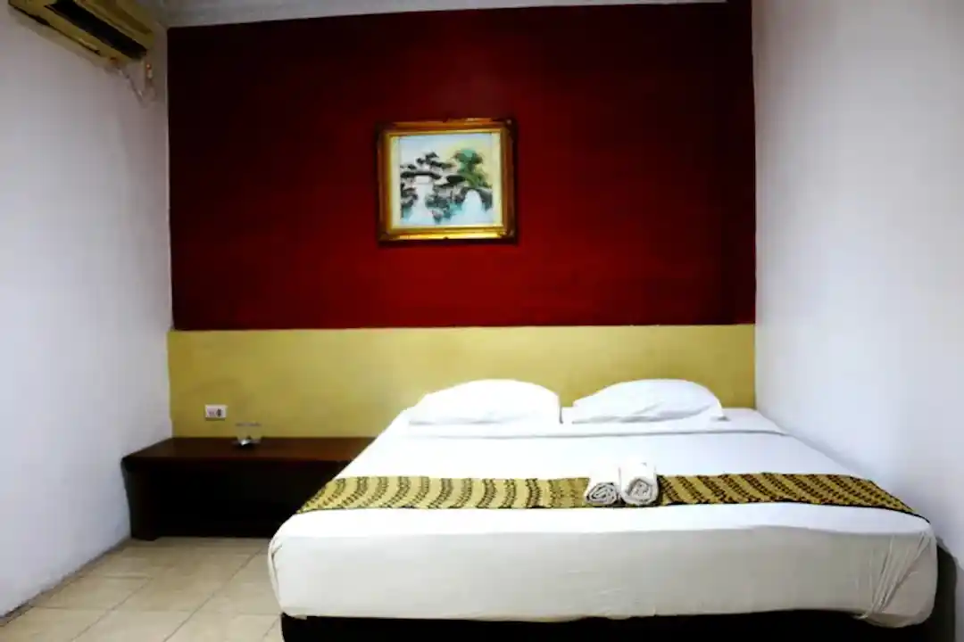 Hotel Holiday