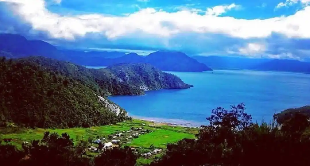 Danau Paniai 