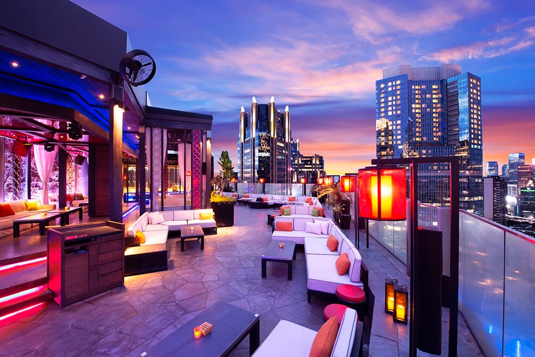 Itinerary Jakarta 1 Hari – Rooftop SCBD dengan City Lights Jakarta (sumber exquisite-taste-magazine.com)