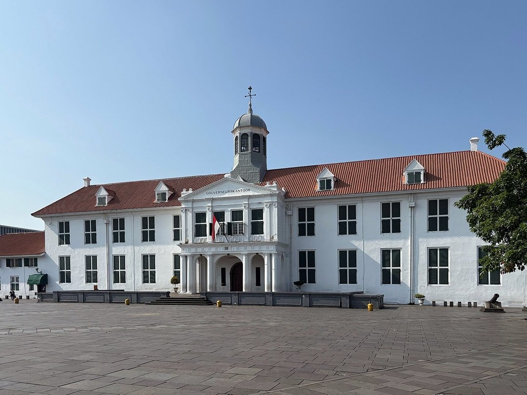 Itinerary Jakarta 1 Hari – Suasana Kota Tua Jakarta yang Ikonik (sumber Wikipedia)