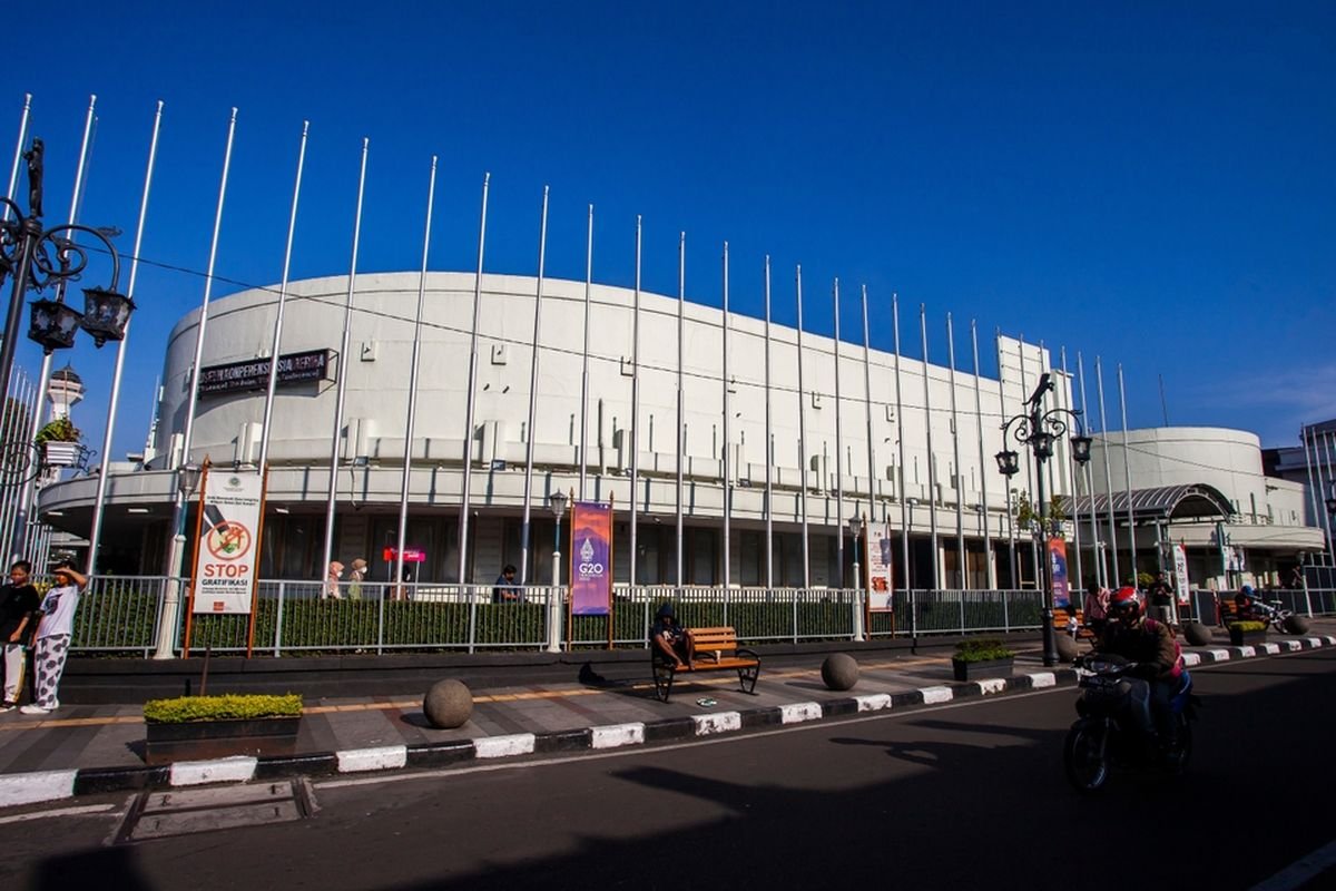 Museum Konferensi Asia-Afrika di Gedung Merdeka Bandung (sumber Shutterstock-Sony Herdiana)