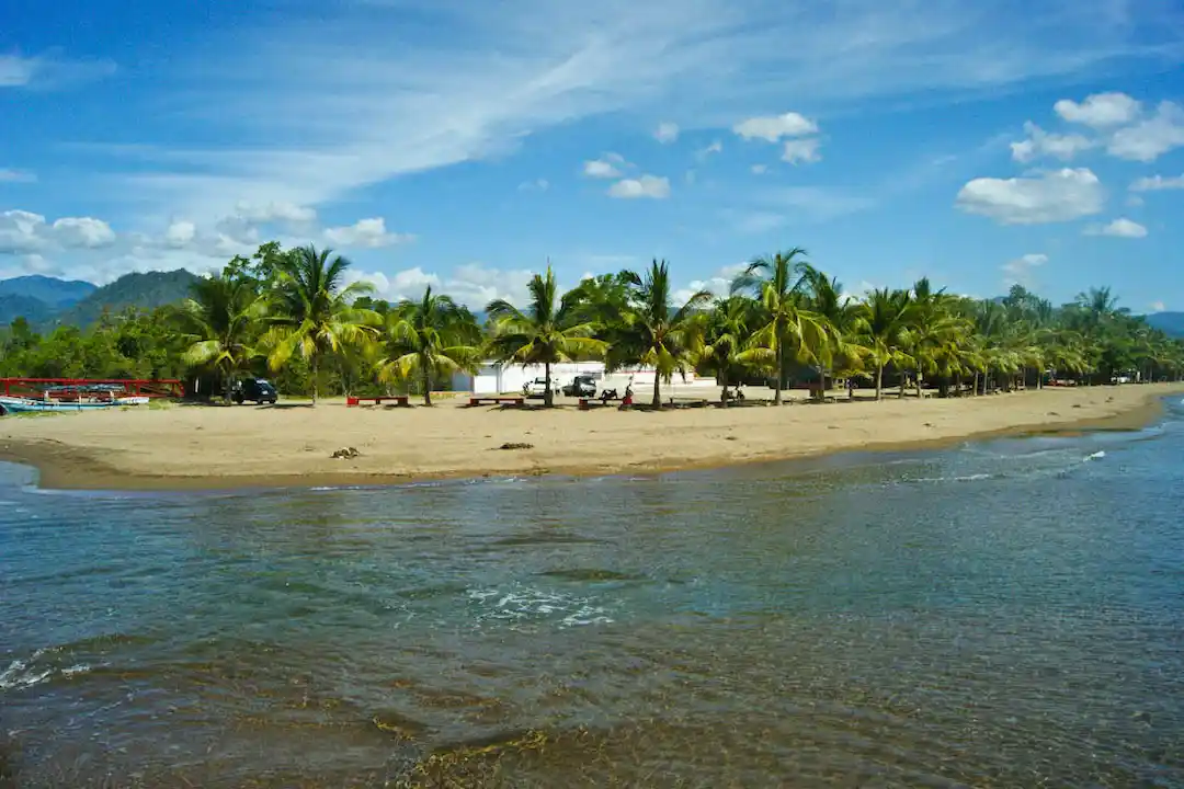 Pantai Ratatotok