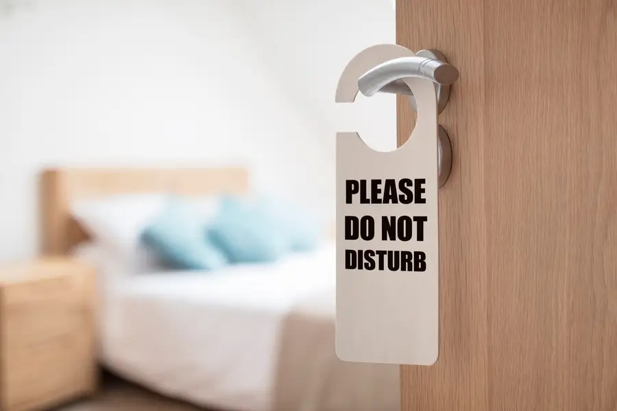 status kamar hotel
