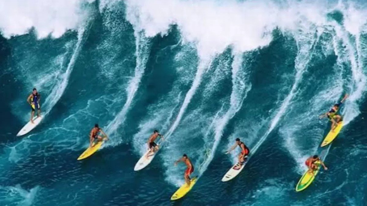 Ombak besar di Pantai Ombak 7 Ujung Genteng Sukabumi spot surfing