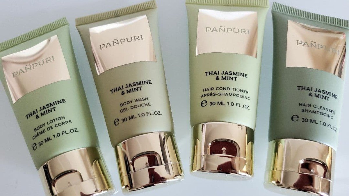 Gift set produk aromaterapi PANPURI Thailand dalam kemasan kotak putih elegan