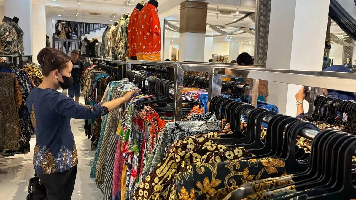 Koleksi batik terjangkau di Batik Benang Ratu Yogyakarta