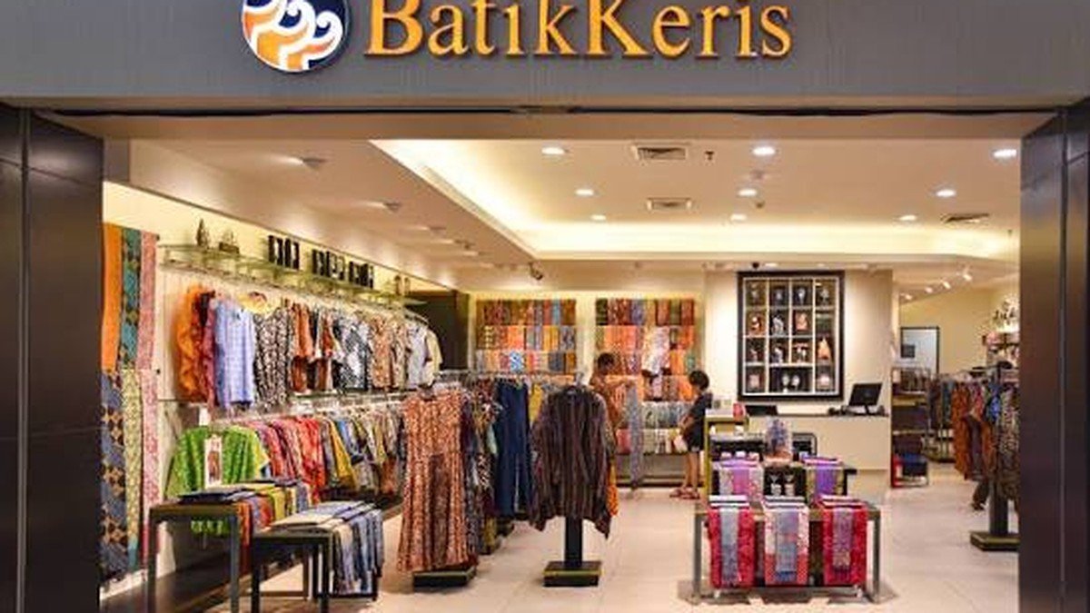 Tampilan toko Batik Keris di Yogyakarta dengan koleksi batik klasik