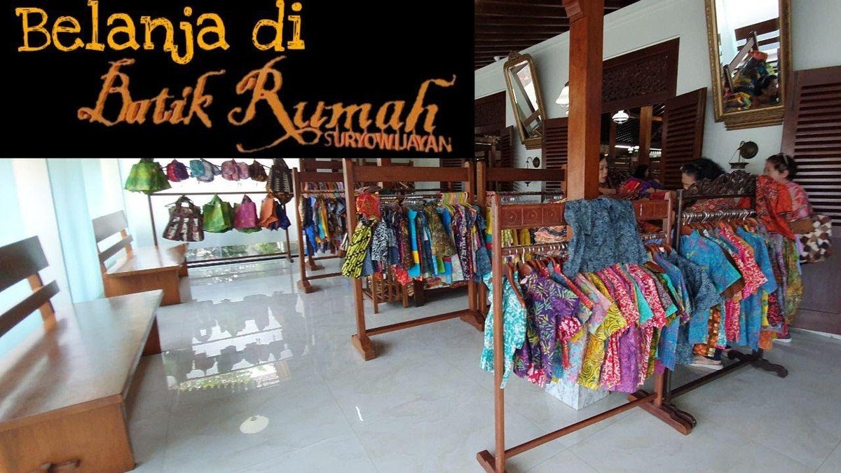 Koleksi kain dan pakaian batik di Batik Rumah Suryowijayan Gedongkiwo Jogja