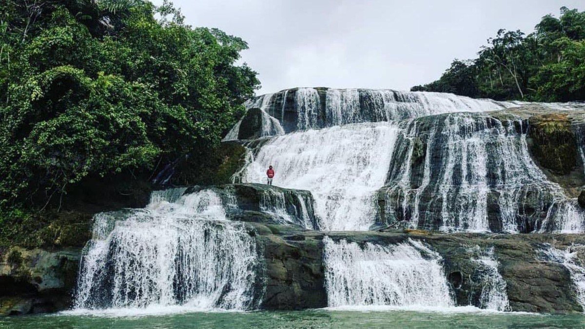 Curug Dengdeng Tasikmalaya air terjun tiga tingkat yang megah dijuluki Niagara Mini