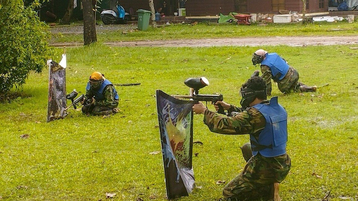 Aktivitas ATV dan paintball di Eagle Ridge Cibubur untuk outbound perusahaan