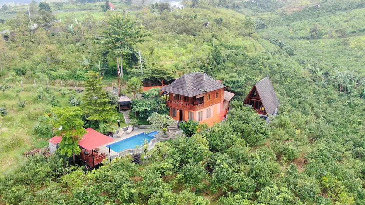 Penginapan sederhana di Cemoro Lawang kawasan paket wisata Bromo dengan pemandangan kaldera